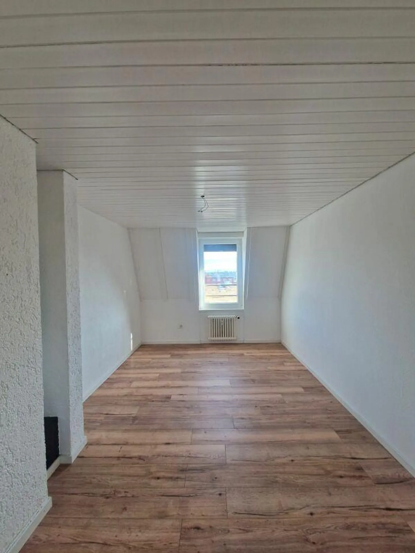 1st Month Rent FREE | Cozy 4.5 Room Apartment in Central Location - Photo 7 of 10