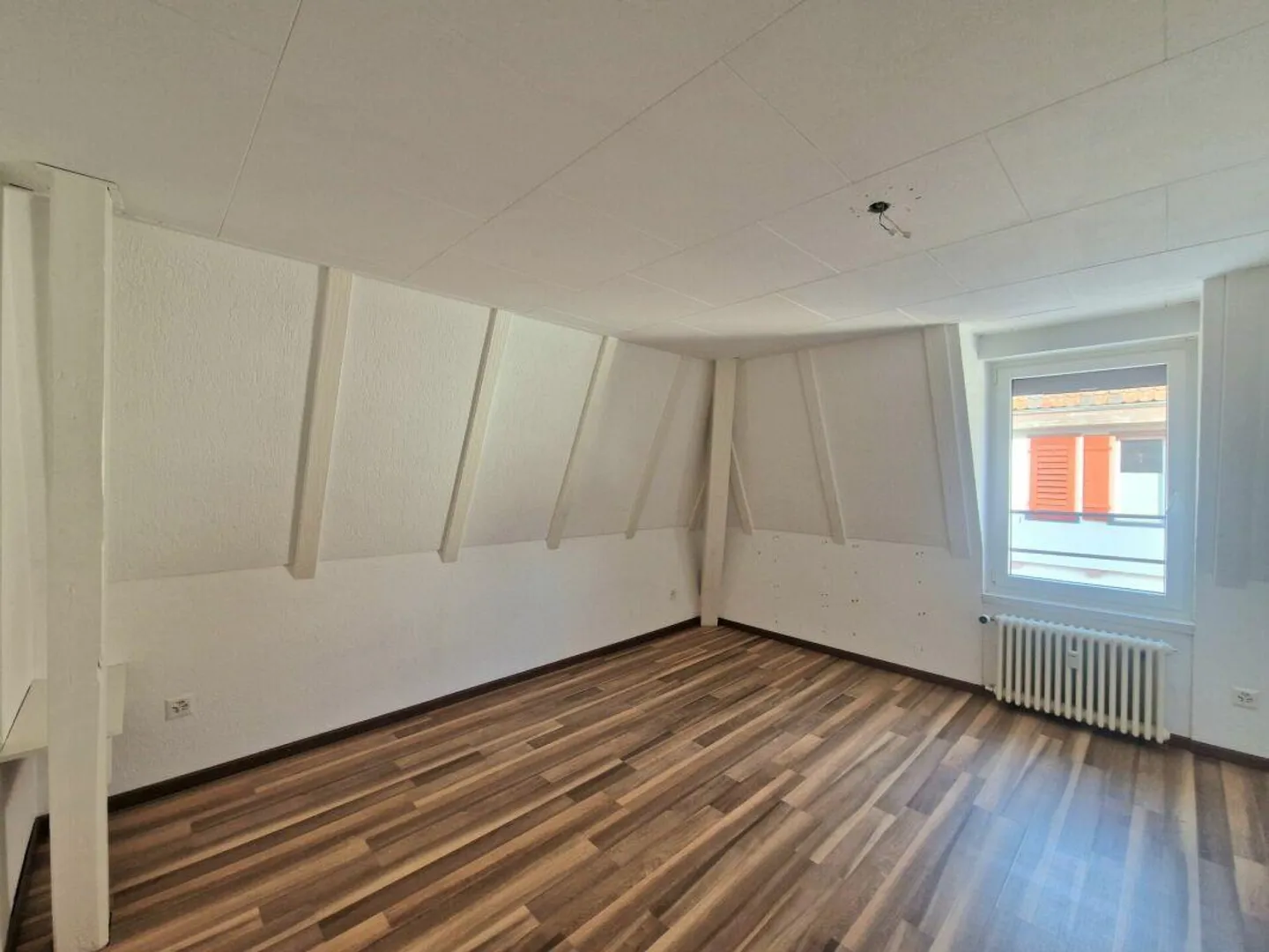 1st Month Rent FREE | Cozy 4.5 Room Apartment in Central Location - Photo 9 of 10