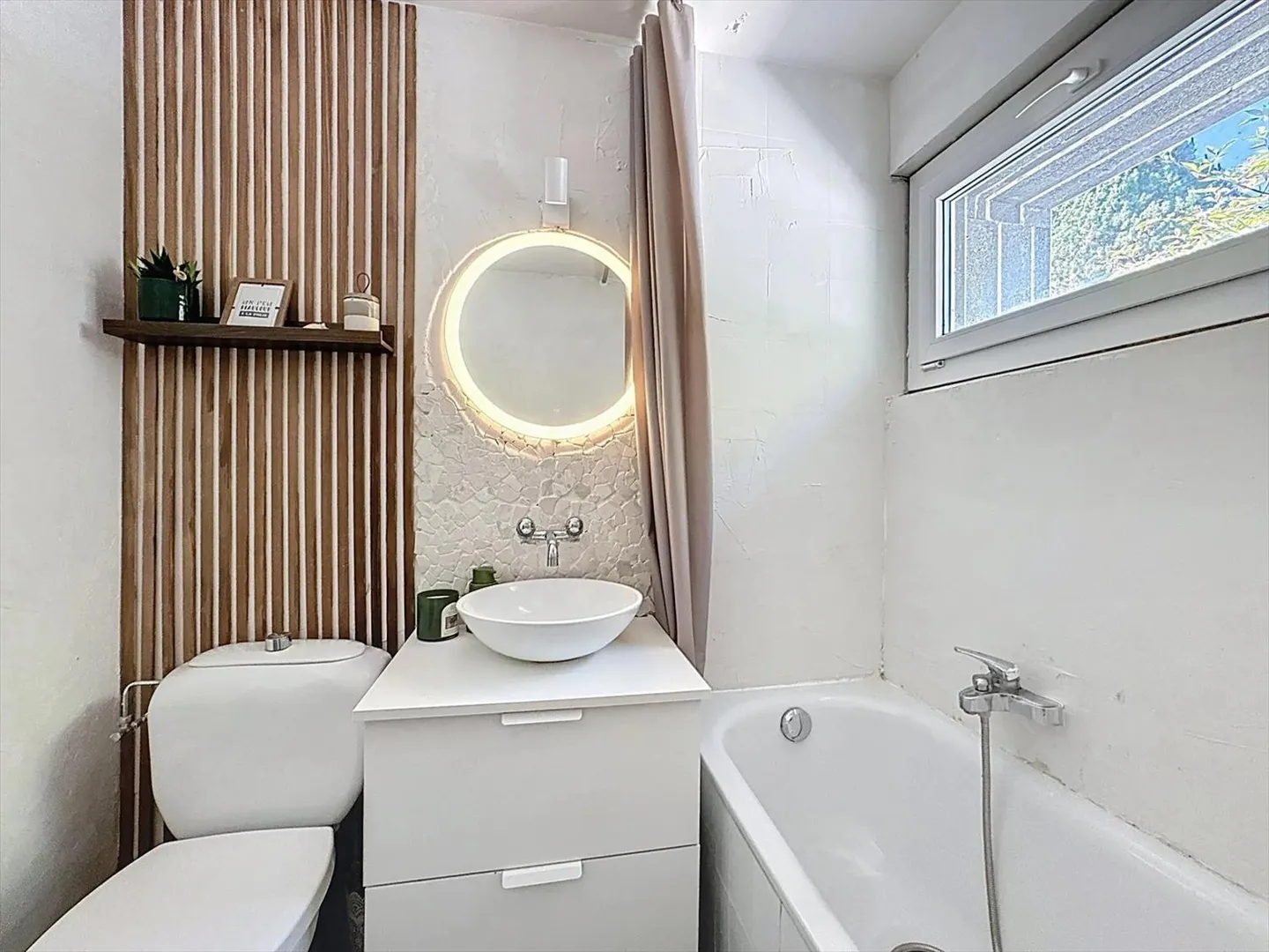 Single-family house with large plot renovated - Photo 3 of 6