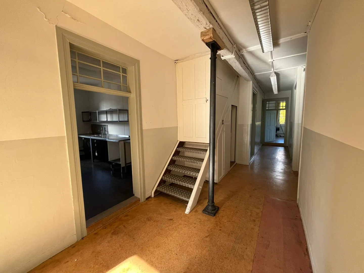 200m² come spazi commerciali o 1-2 appartamenti - Foto 6 di 23