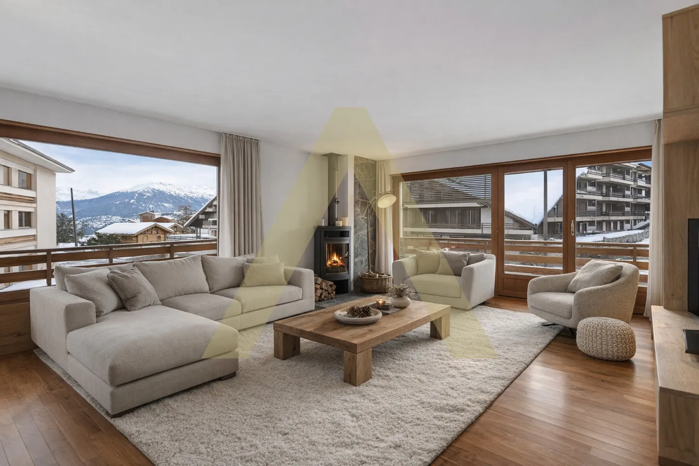 Spacious and bright apartment in the city center - Photo 2 of 13