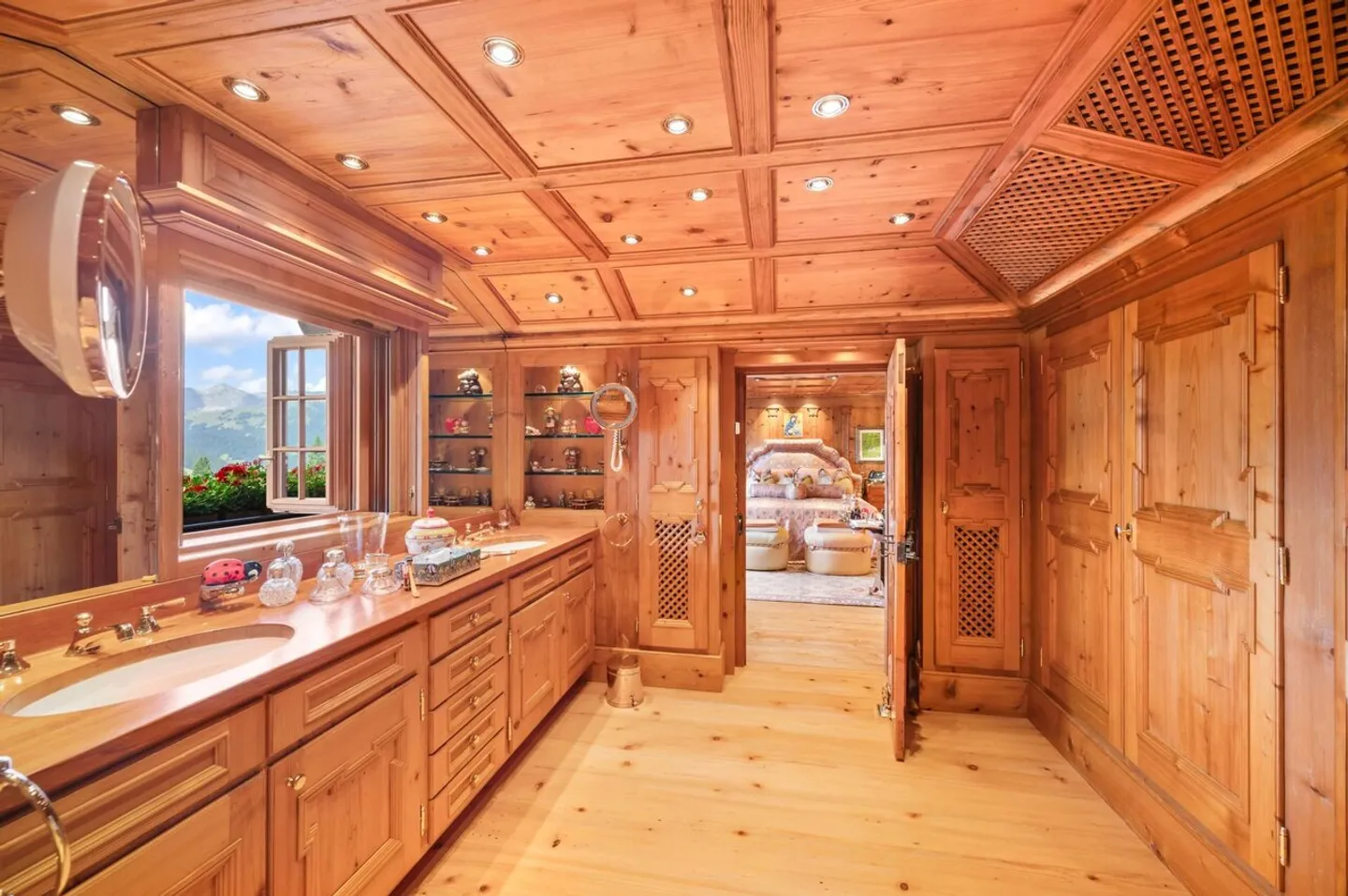 Chalet in a Privileged Setting of Gstaad - Photo 7 of 13