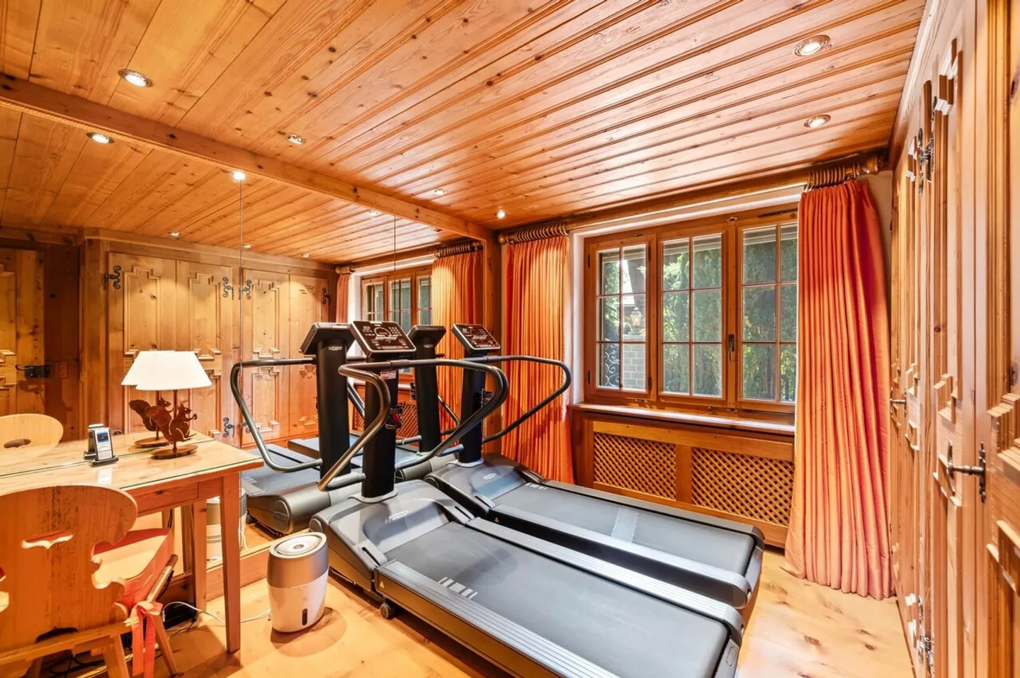 Chalet in a Privileged Setting of Gstaad - Photo 6 of 13