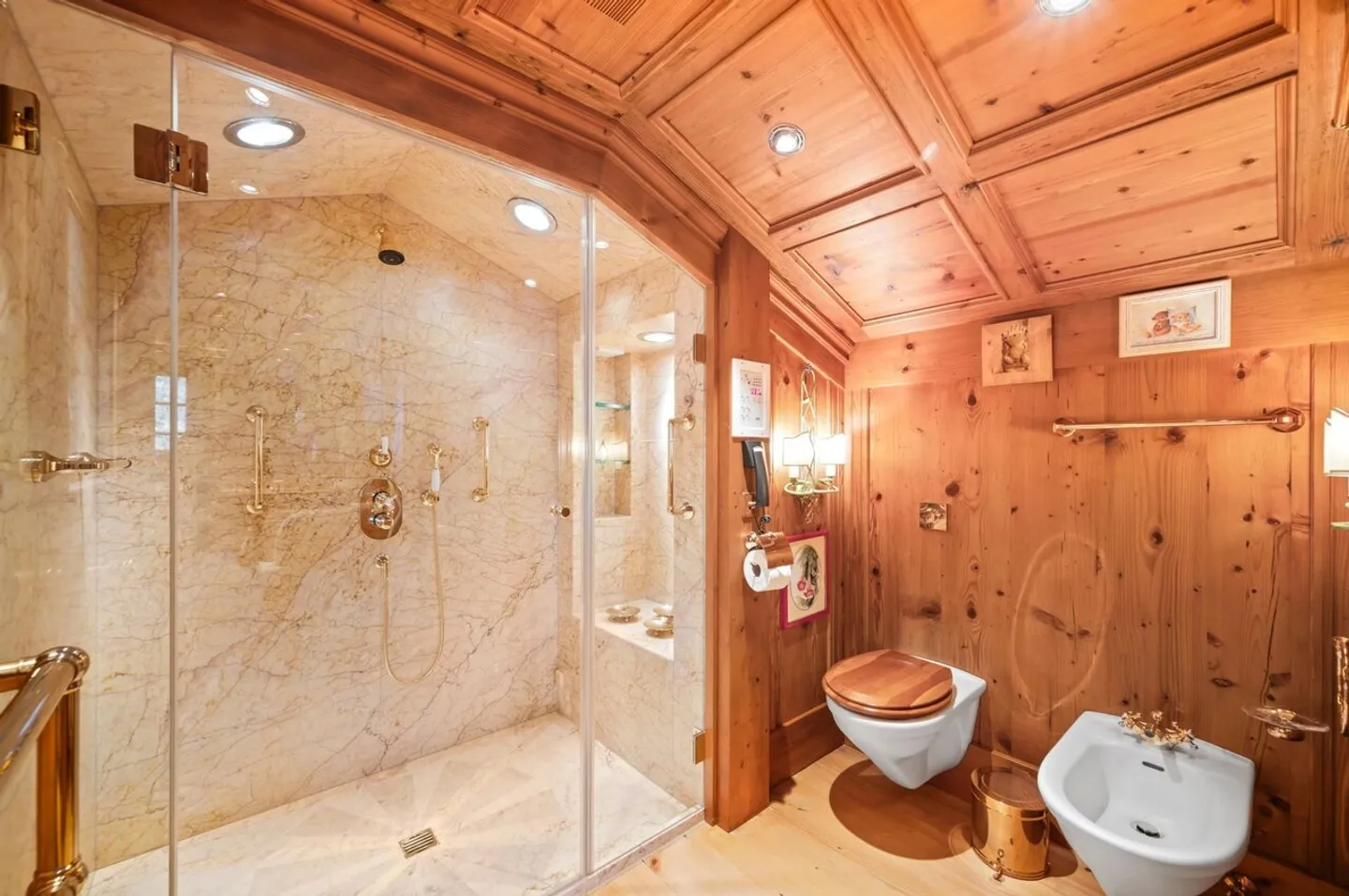 Chalet in a Privileged Setting of Gstaad - Photo 9 of 13