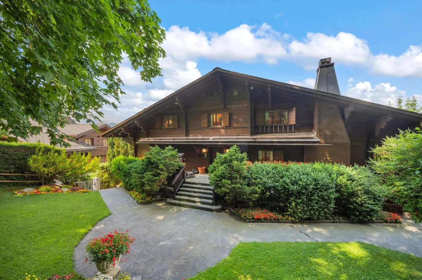 Chalet in a Privileged Setting of Gstaad - Photo 13 of 13