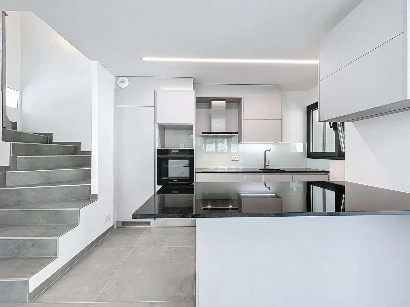 Modern MINERGIE Duplex Home - Photo 3 of 12