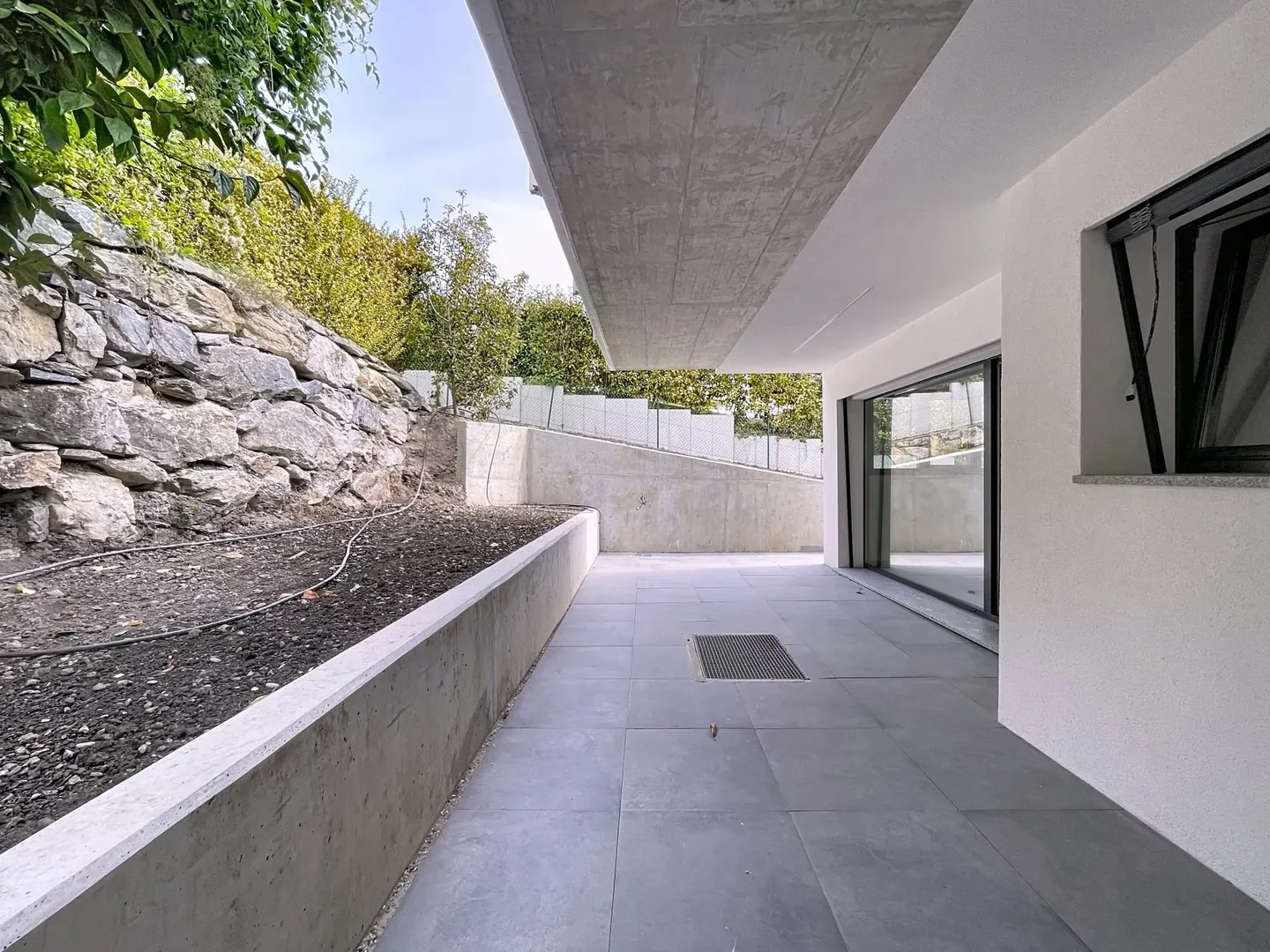 Modern MINERGIE Duplex Home - Photo 6 of 12