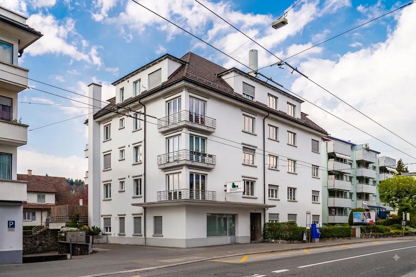 Moderno appartamento di 3,5 stanze al 3° piano, vicino al lago Rotsee e al centro - Foto 1 di 9