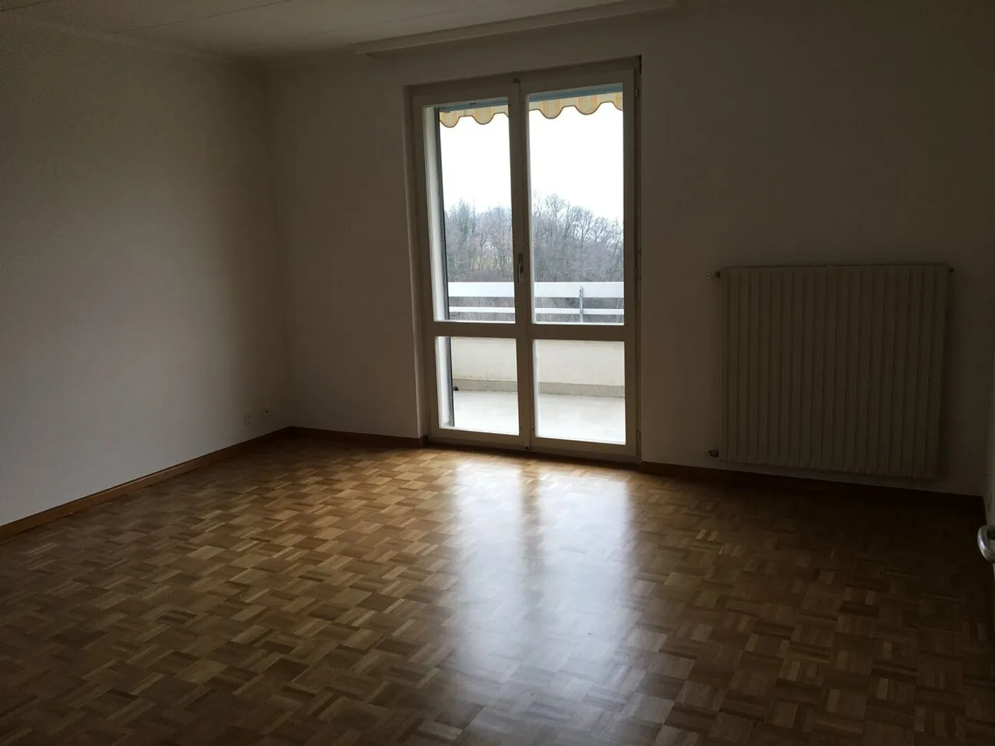 Spacious Apartment with Garden - Photo 5 of 7