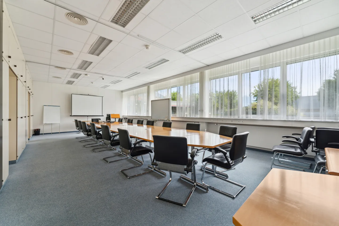 8.400m2 - Logistik/Labor/Produktion - Eingang zum Wallis - Foto 4 von 12