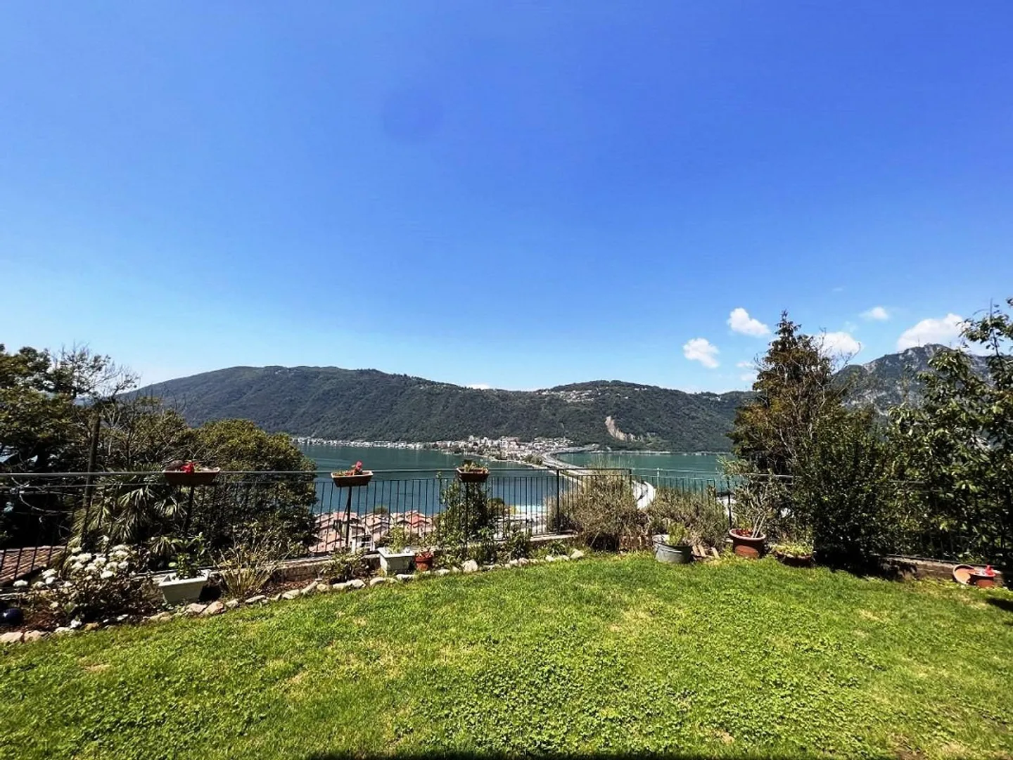 VILLA BIFAMILIARE: IDEALE OGGETTO PER PROMOTORI - Foto 6 di 11