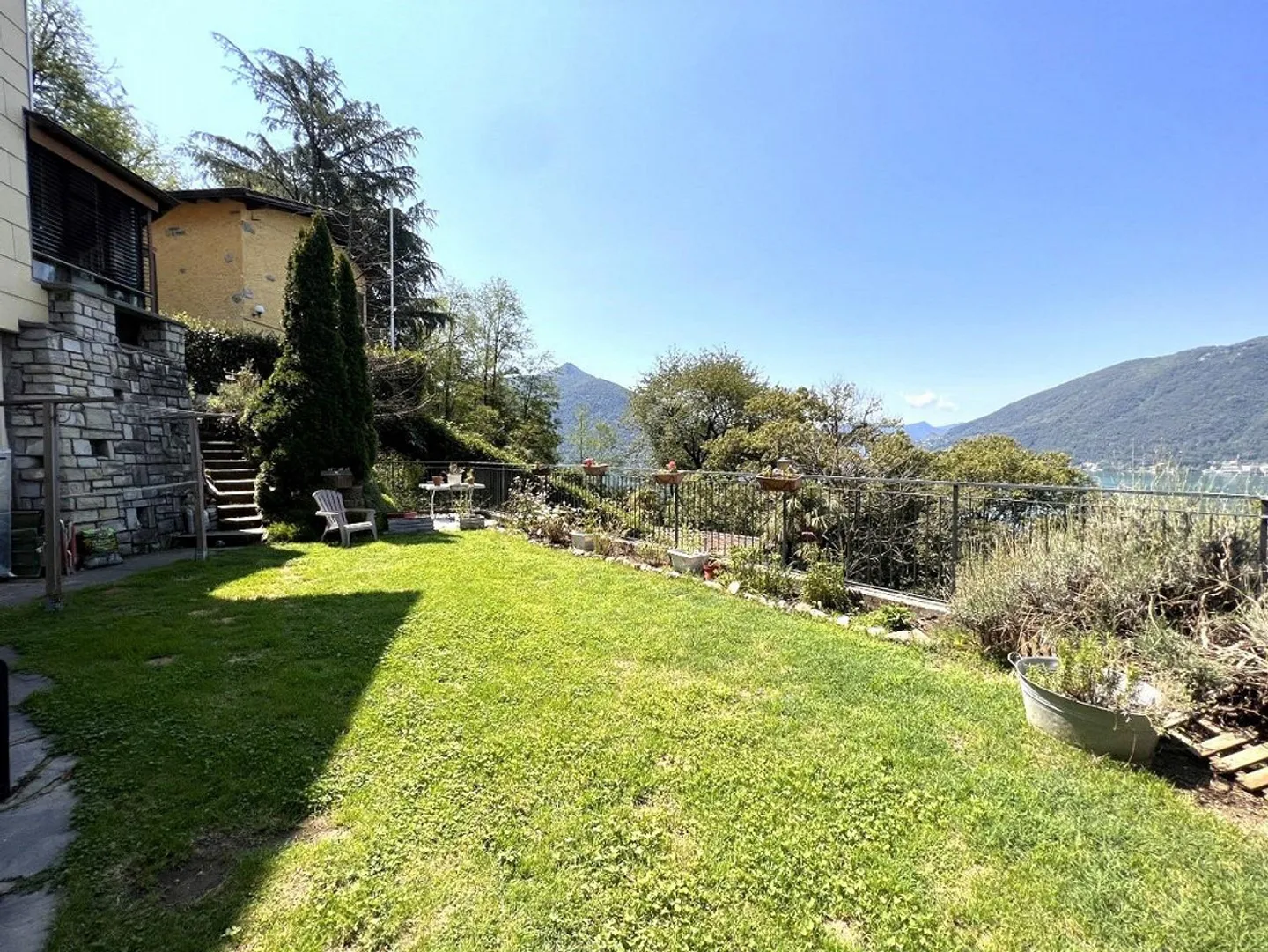 VILLA BIFAMILIARE: IDEALE OGGETTO PER PROMOTORI - Foto 9 di 11