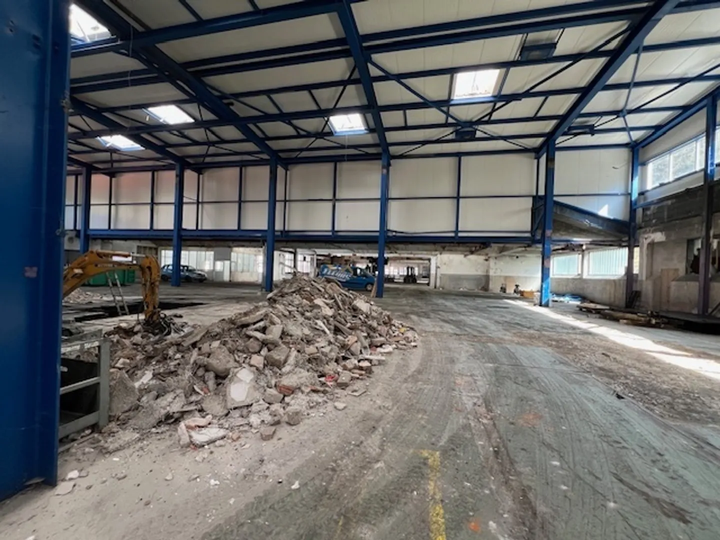 À louer : Espaces industriels à partir de 250 m² jusqu'à 5 000 m². - Photo 5 sur 8
