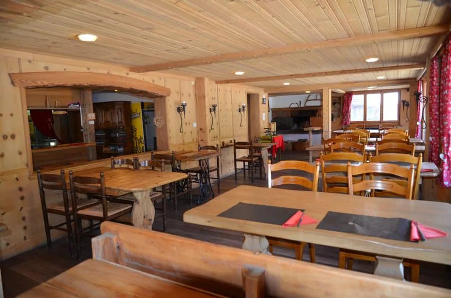 Hôtel-Restaurant avec caractère au Col des Mosses - Photo 3 sur 9