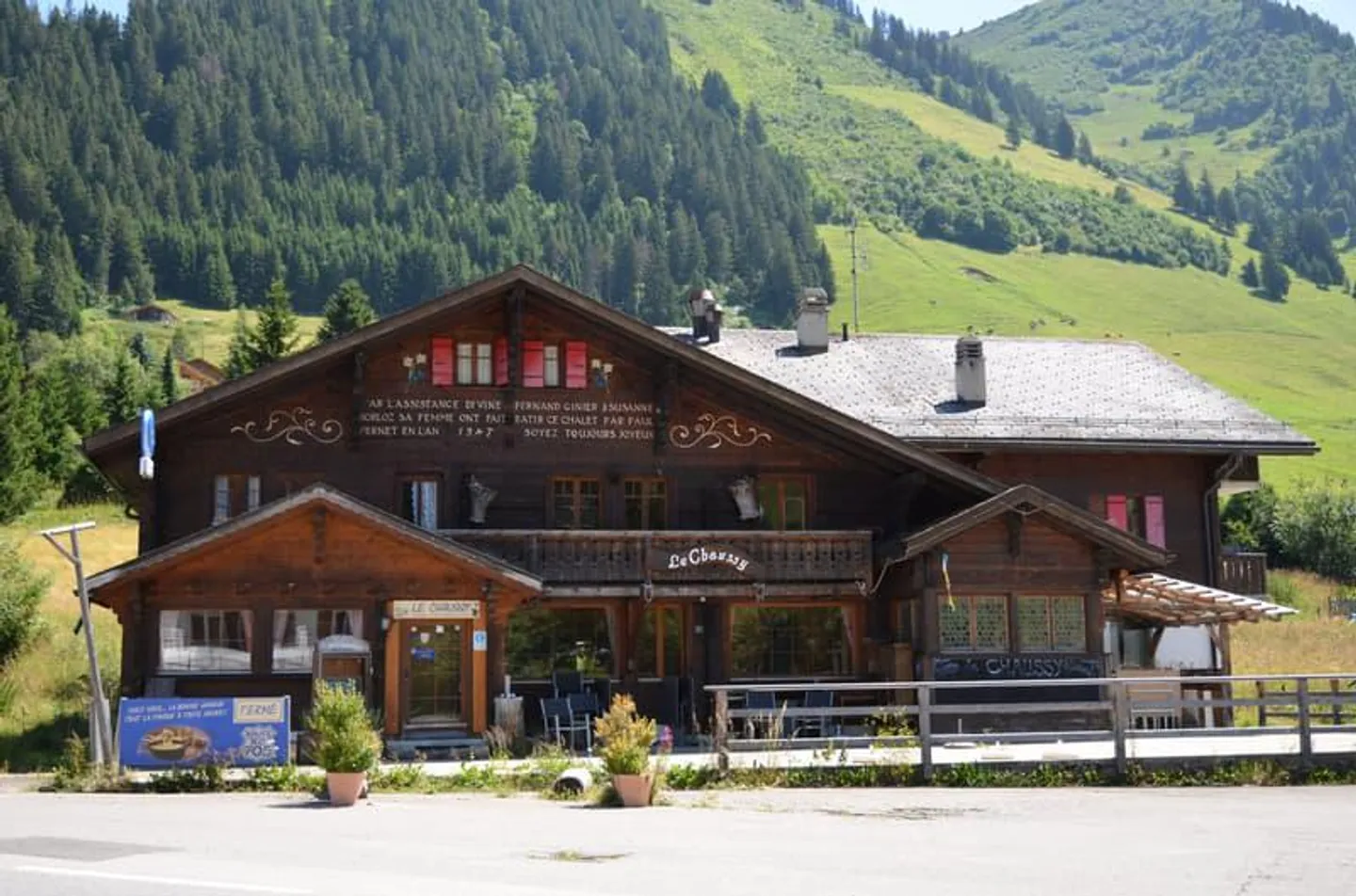 Hôtel-Restaurant avec caractère au Col des Mosses - Photo 1 sur 9