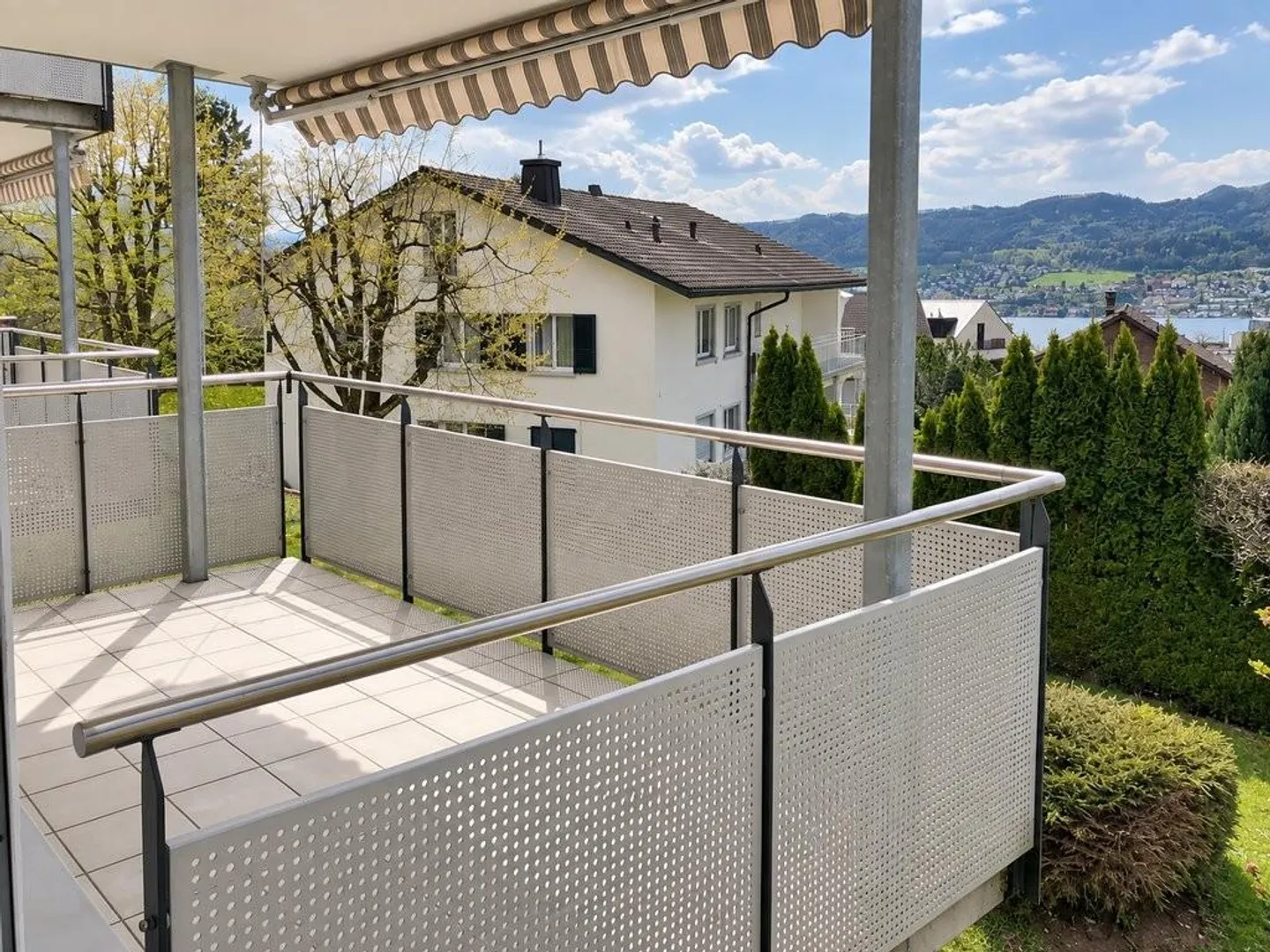 Sonnige Wohnung mit Seesicht - Foto 5 von 6