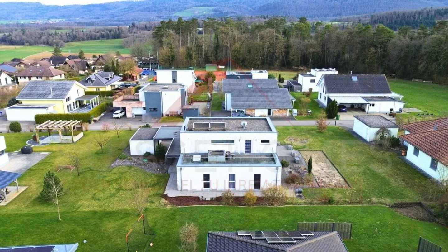 In der Nähe von Porrentruy (3 km) - Außergewöhnliche Villa mit Terrassen, Jacuzzi und Landschaftsgarten - Foto 2 von 24
