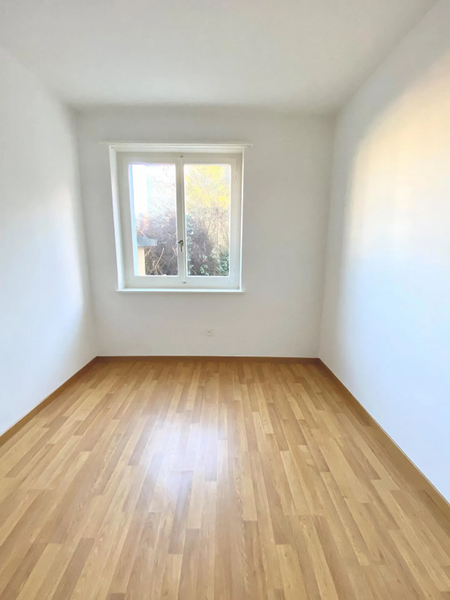 Bright 3-room apartment on the ground floor in a central location in Dietikon - Photo 4 of 9