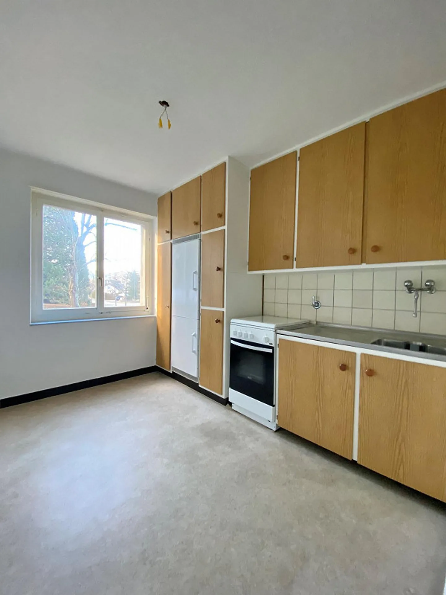 Bright 3-room apartment on the ground floor in a central location in Dietikon - Photo 5 of 9