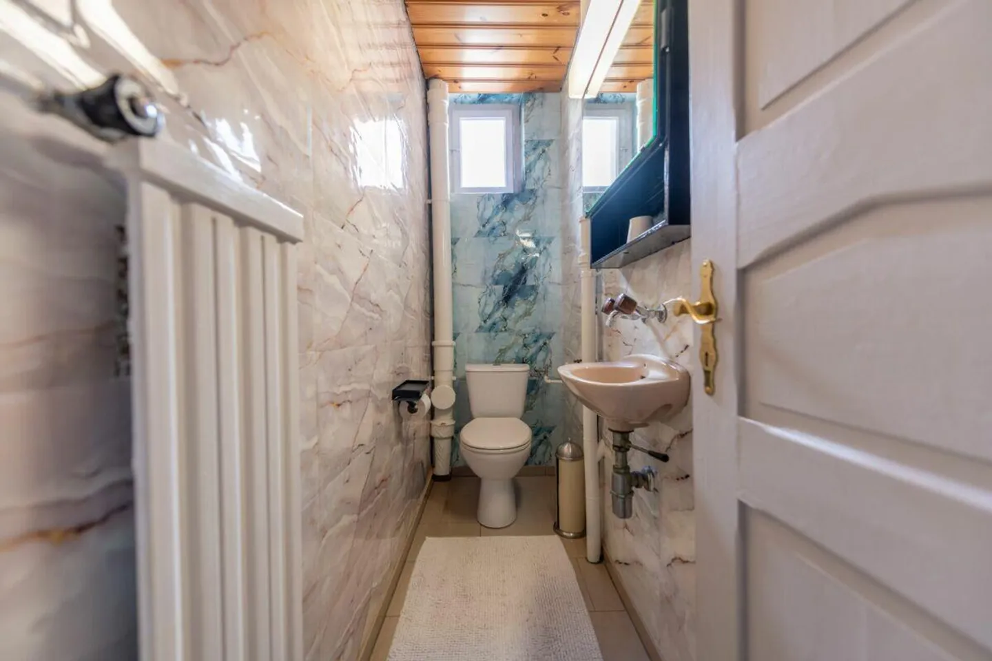 Two-family house as a residential, investment property or multi-generational house - Photo 7 of 27