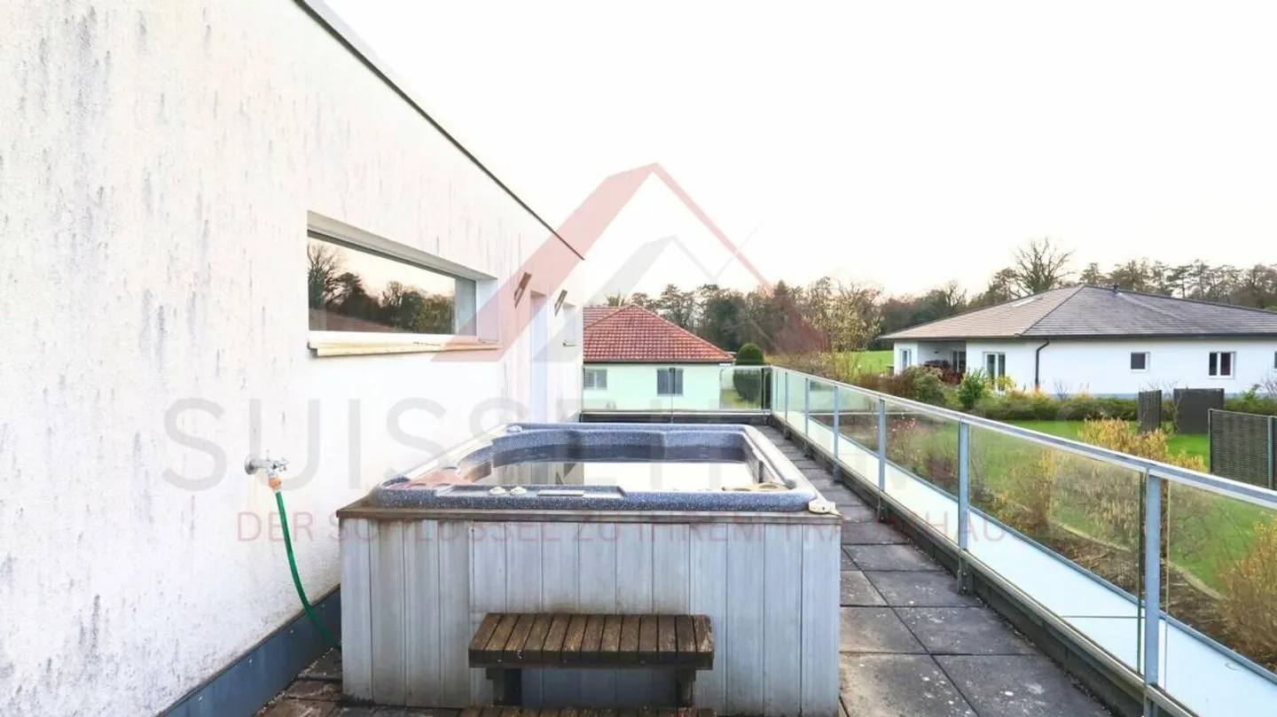 In der Nähe von Porrentruy (3 km) - Außergewöhnliche Villa mit Terrassen, Jacuzzi und Landschaftsgarten - Foto 20 von 24