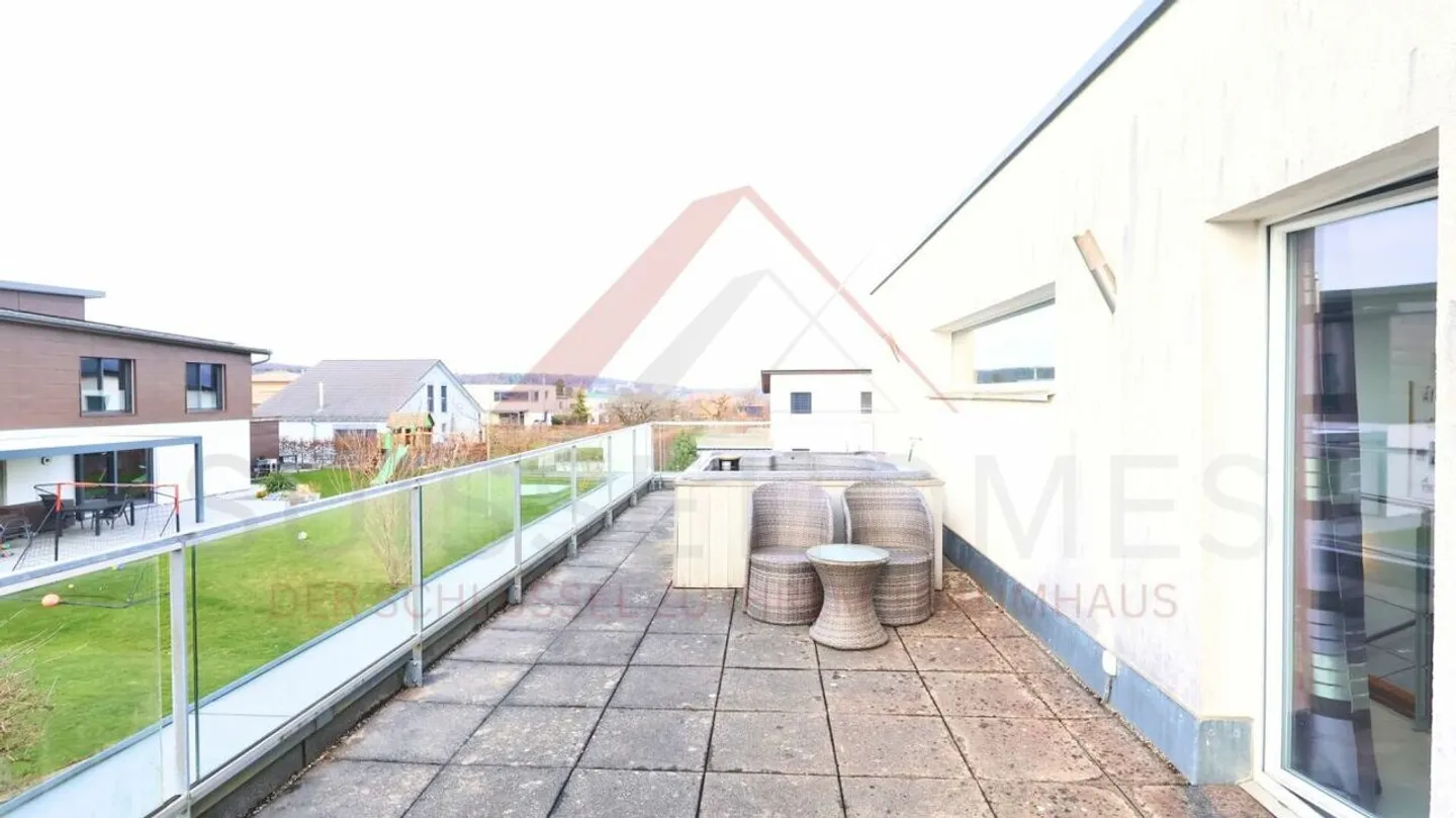 In der Nähe von Porrentruy (3 km) - Außergewöhnliche Villa mit Terrassen, Jacuzzi und Landschaftsgarten - Foto 21 von 24