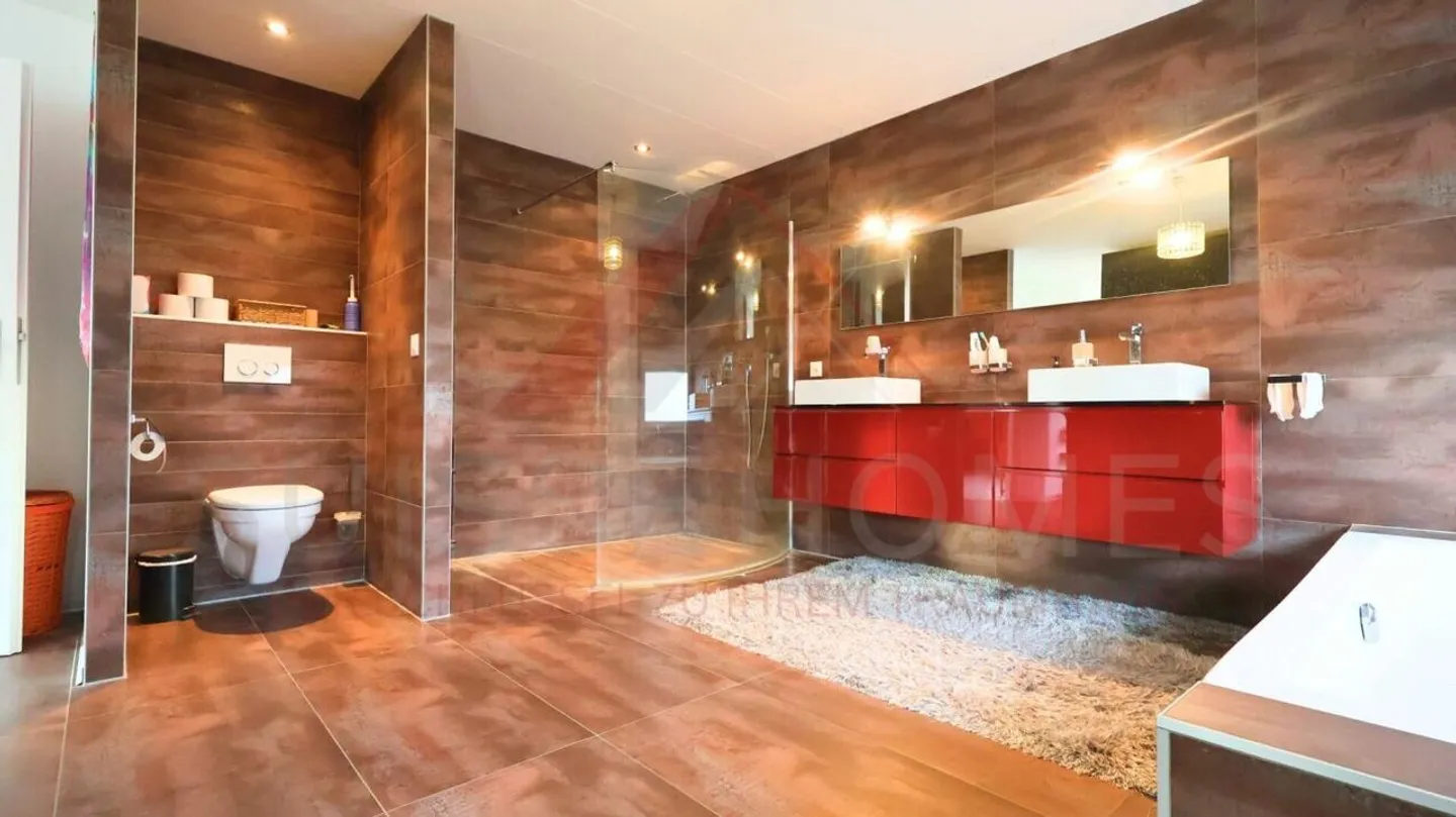 In der Nähe von Porrentruy (3 km) - Außergewöhnliche Villa mit Terrassen, Jacuzzi und Landschaftsgarten - Foto 23 von 24