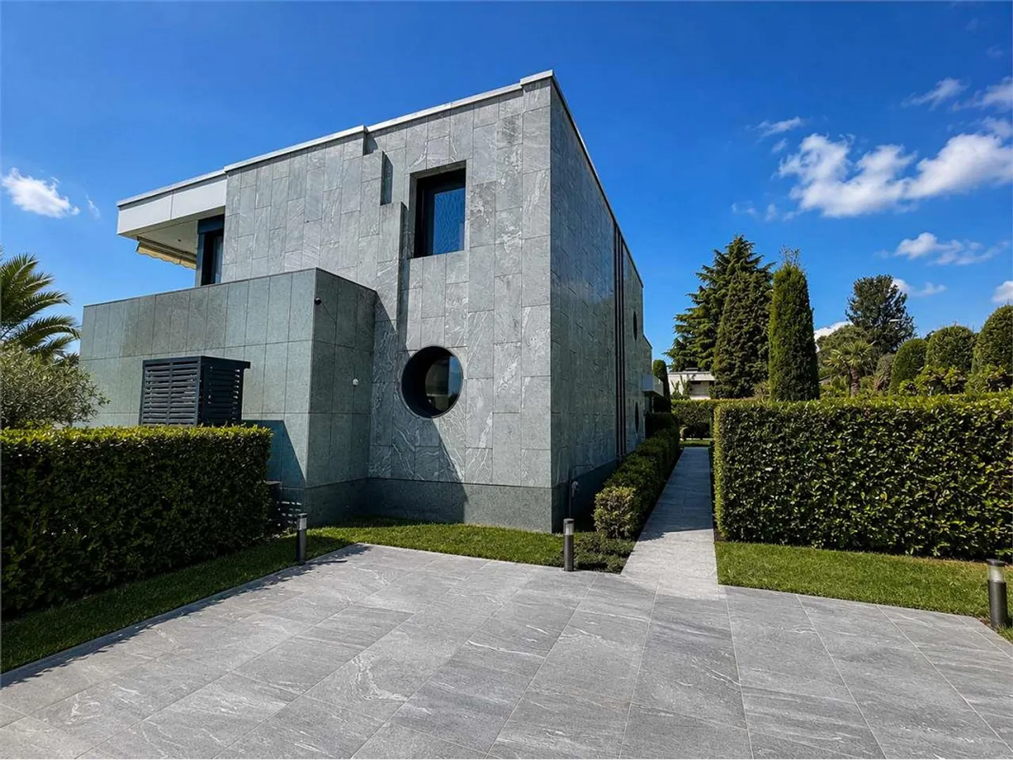 Elegante casa di campagna con piscina di fronte alla scuola americana. - Foto 1 di 13