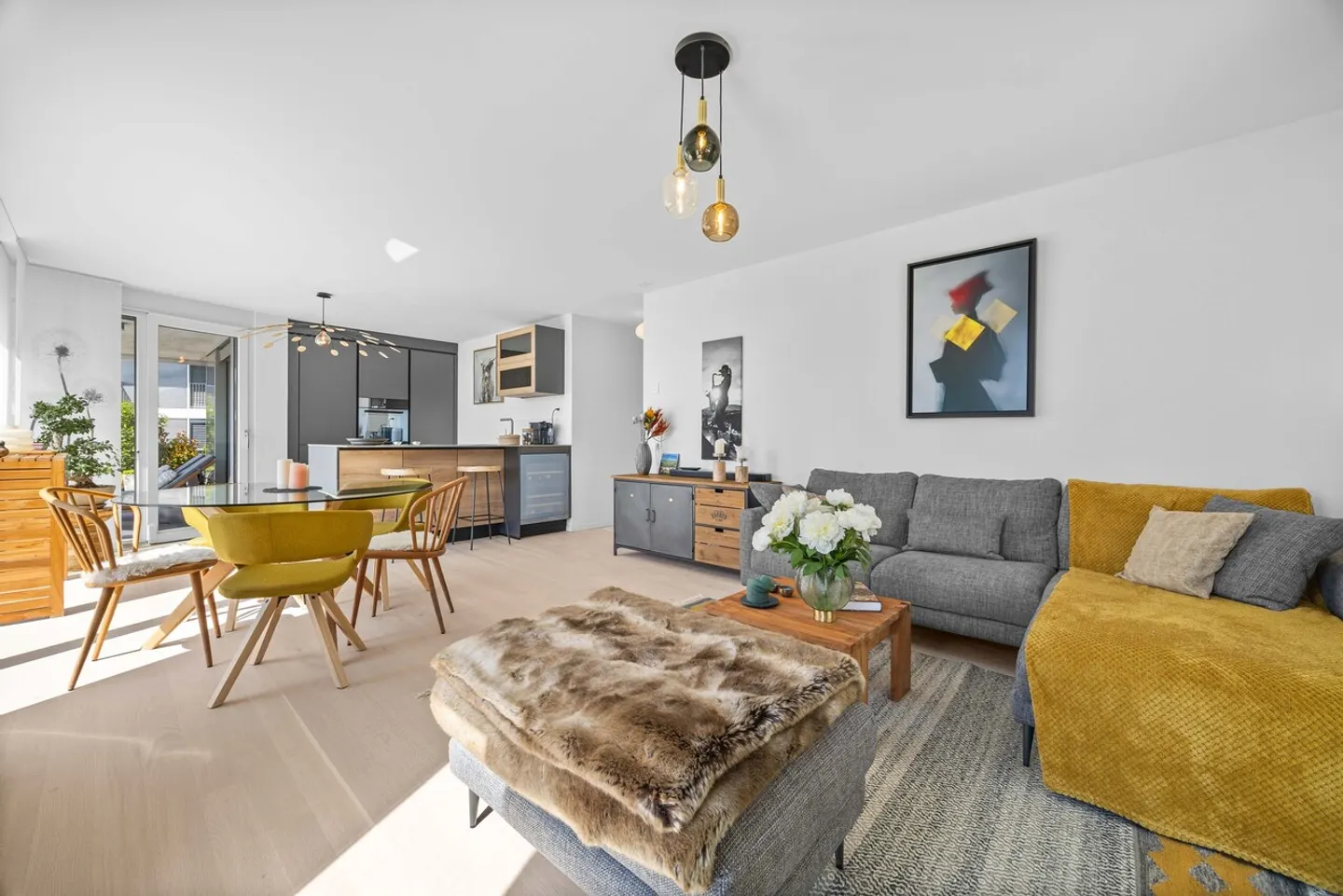 Stunning Garden Apartment - Photo 2 of 20