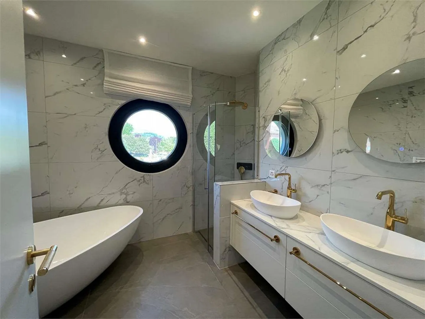 Elegante casa di campagna con piscina di fronte alla scuola americana. - Foto 7 di 13