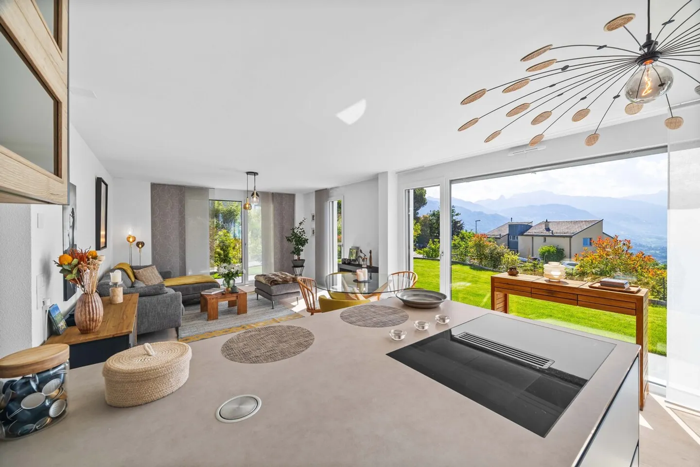 Stunning Garden Apartment - Photo 5 of 20