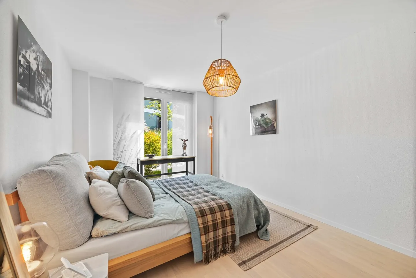 Stunning Garden Apartment - Photo 8 of 20