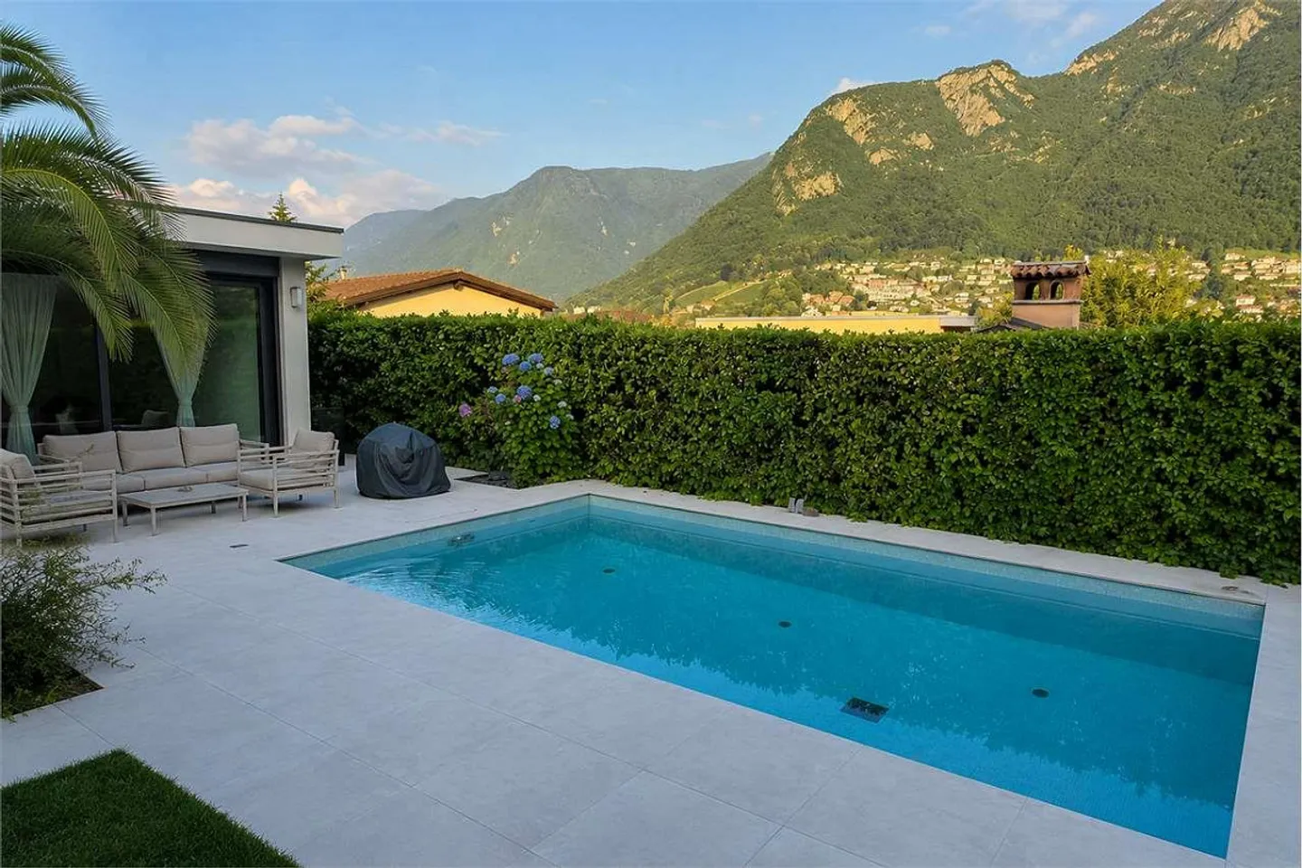 Elegante casa di campagna con piscina di fronte alla scuola americana. - Foto 10 di 13