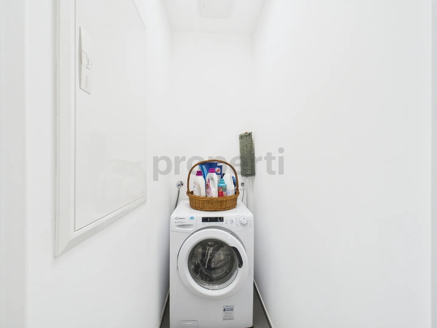 3.5 Room Apartment - Photo 10 of 12
