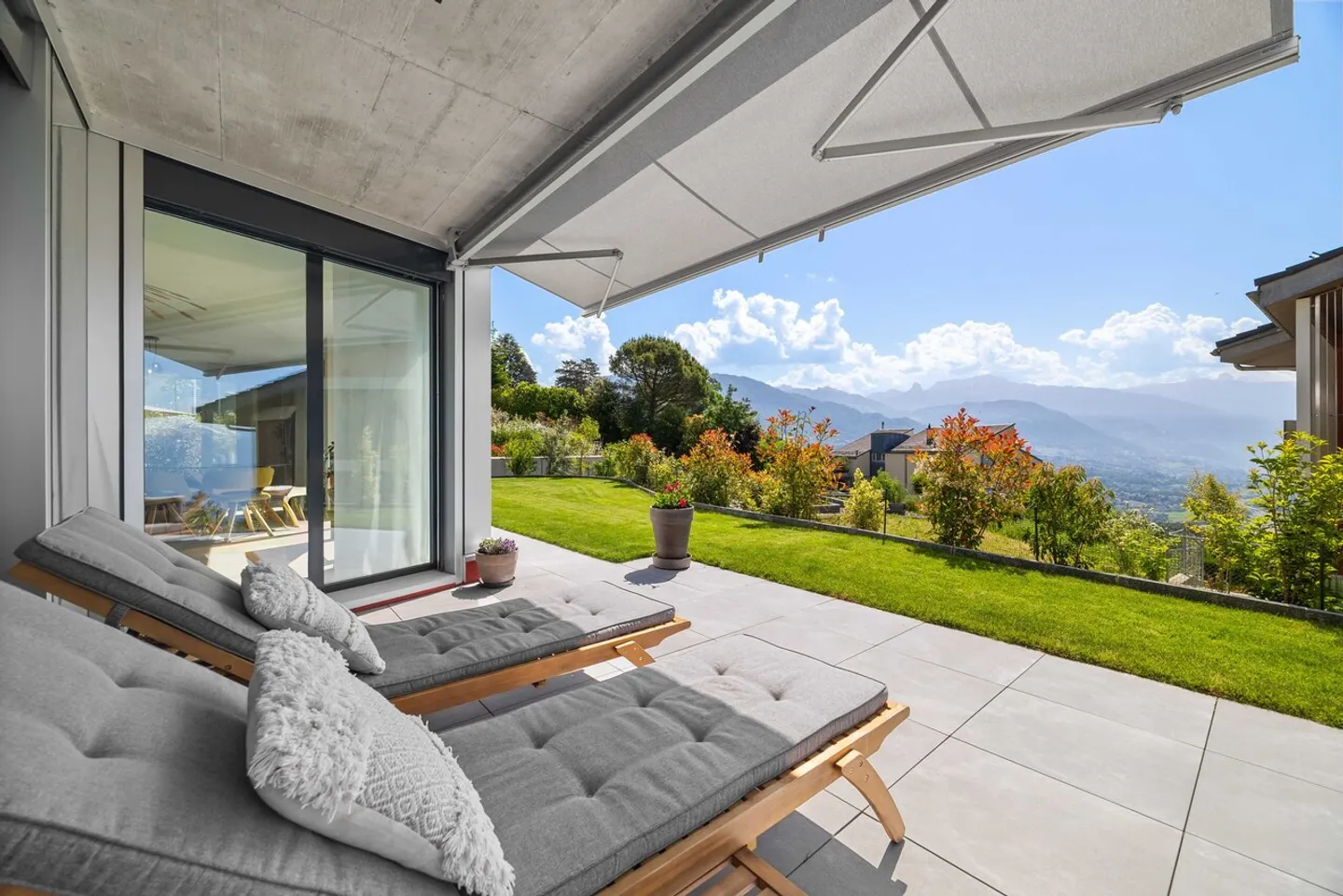 Stunning Garden Apartment - Photo 16 of 20