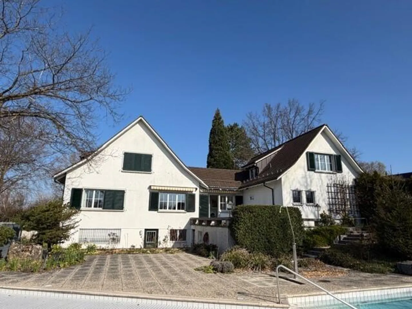 Charmante Villa mit Pool in Adlikon - Foto 1 von 12