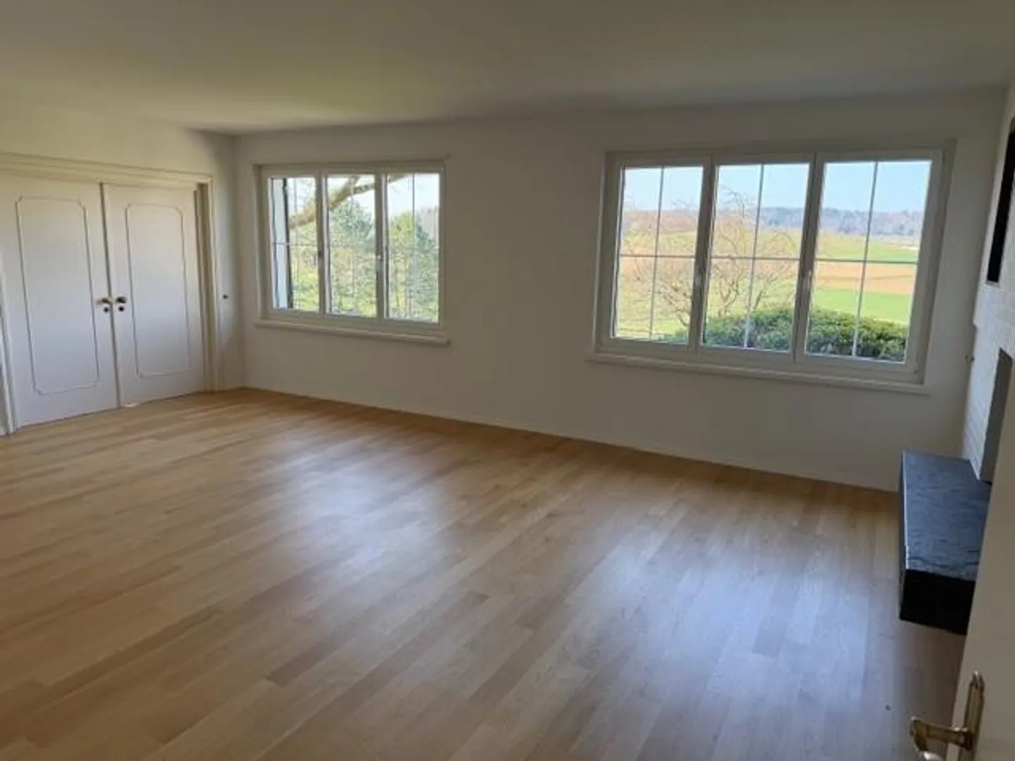 Charmante Villa mit Pool in Adlikon - Foto 2 von 12