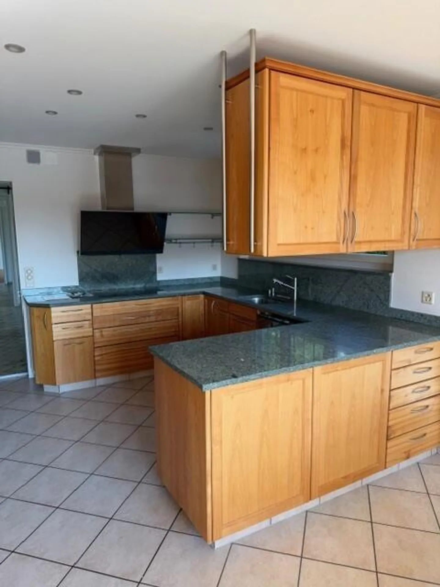 Charmante Villa mit Pool in Adlikon - Foto 5 von 12