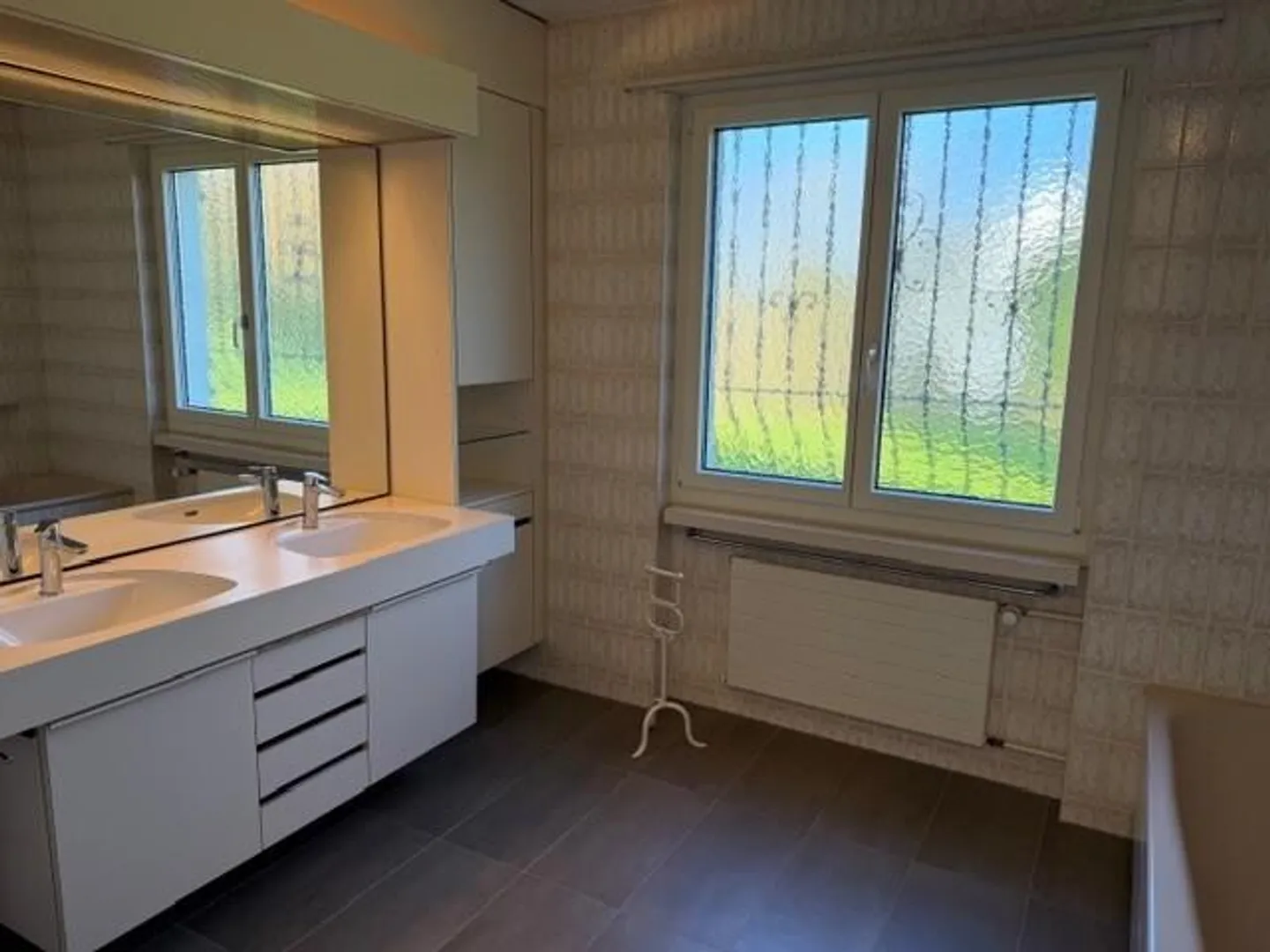 Charmante Villa mit Pool in Adlikon - Foto 7 von 12