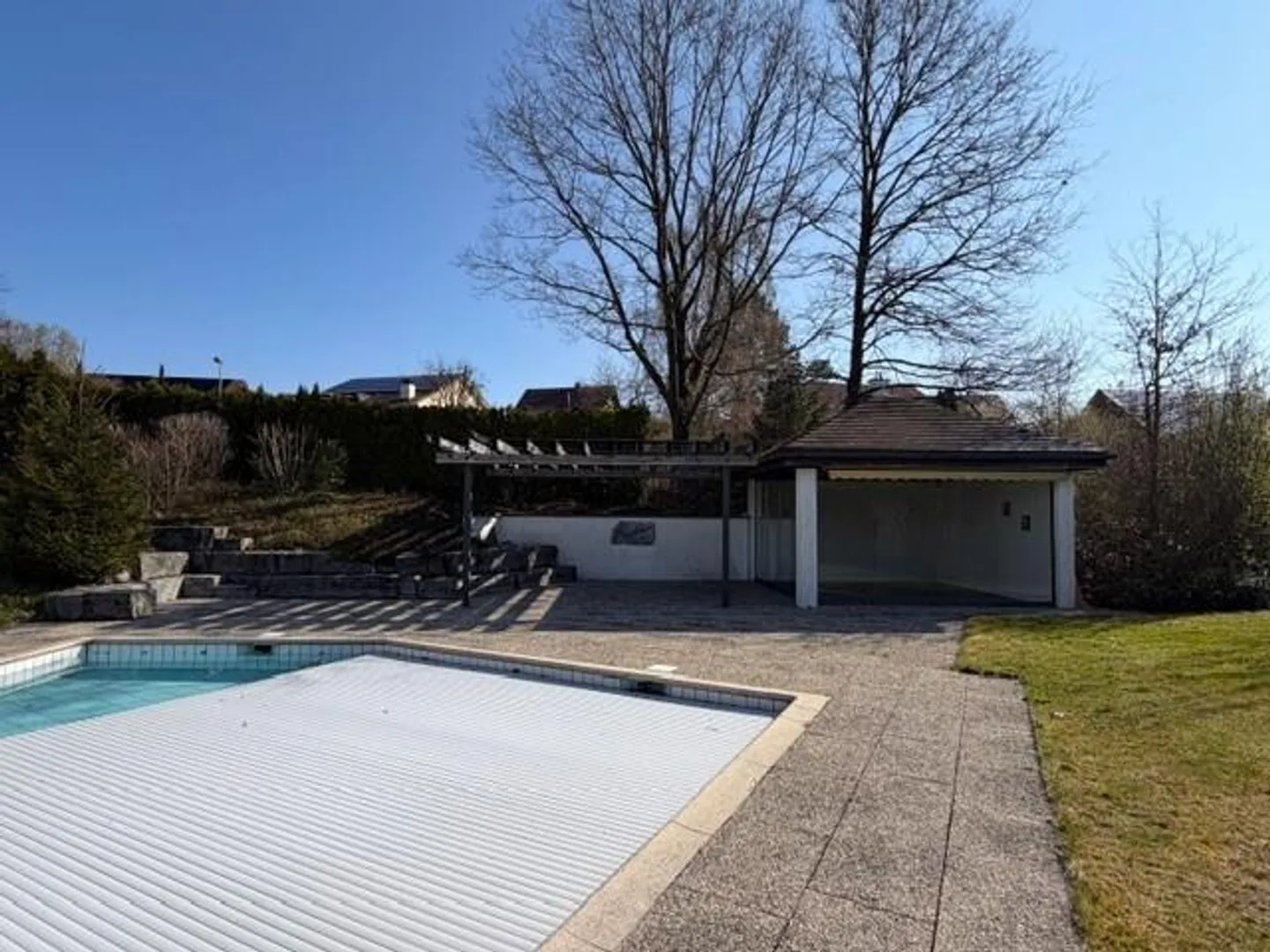 Charmante Villa mit Pool in Adlikon - Foto 11 von 12