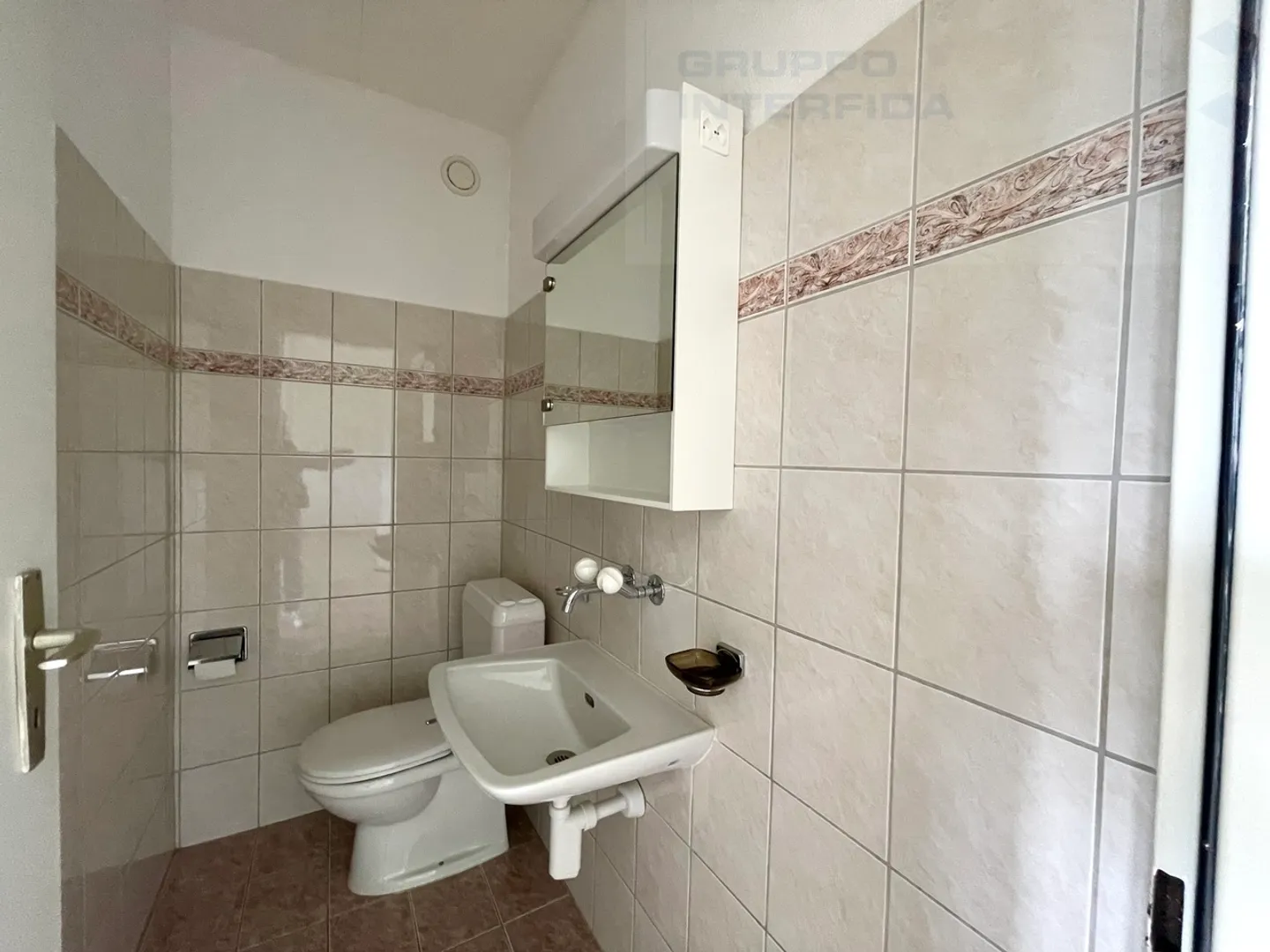 CONFORTEVOLE APPARTAMENTO  - Foto 7 di 10