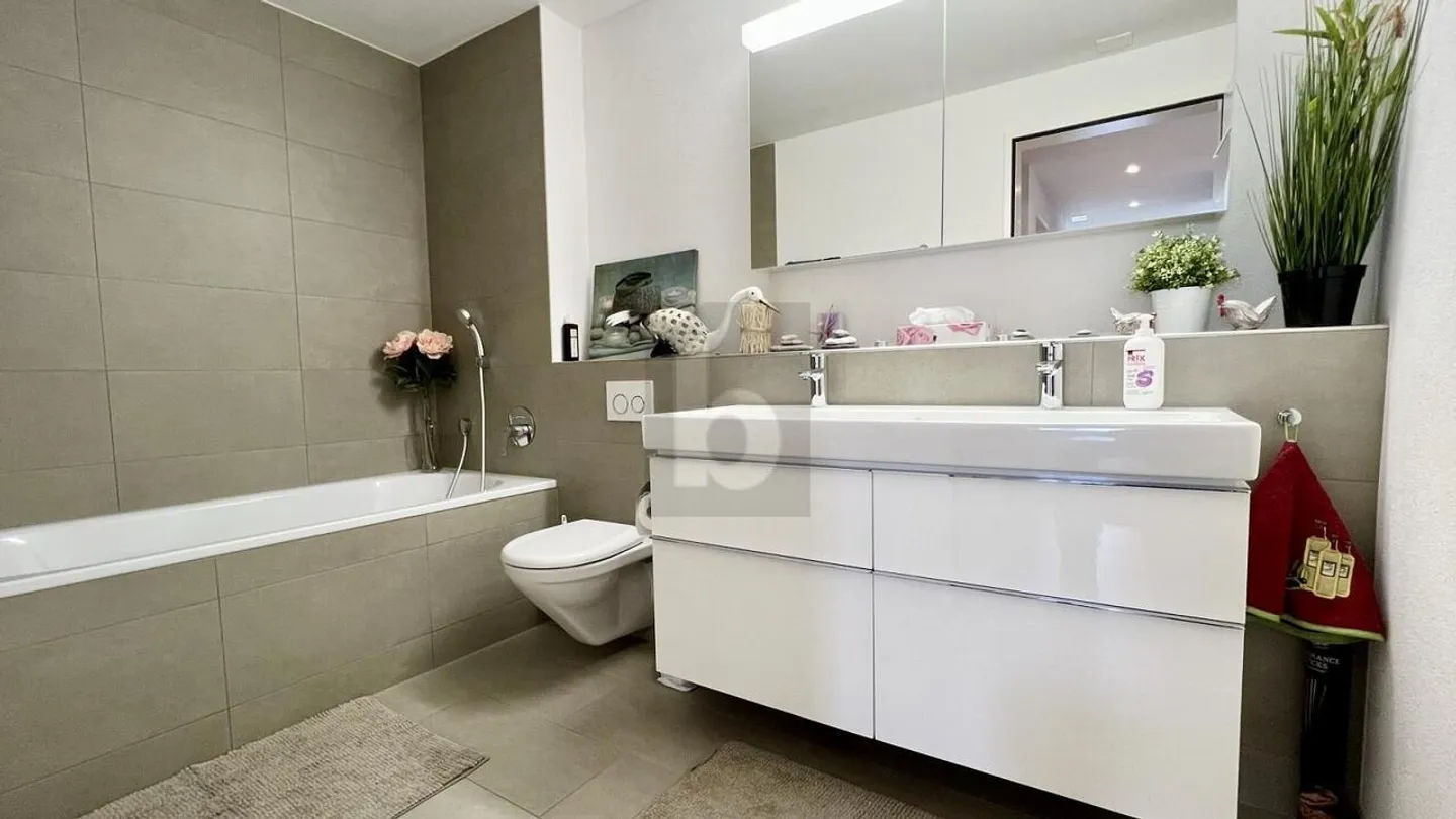 ILLUMINATO E MODERNO VICINO AL RENO - Foto 5 di 6