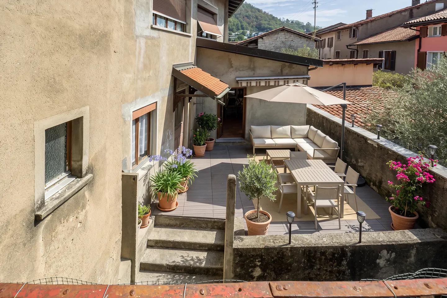 House with sunny terrace, expansion potential and... - Photo 4 of 5