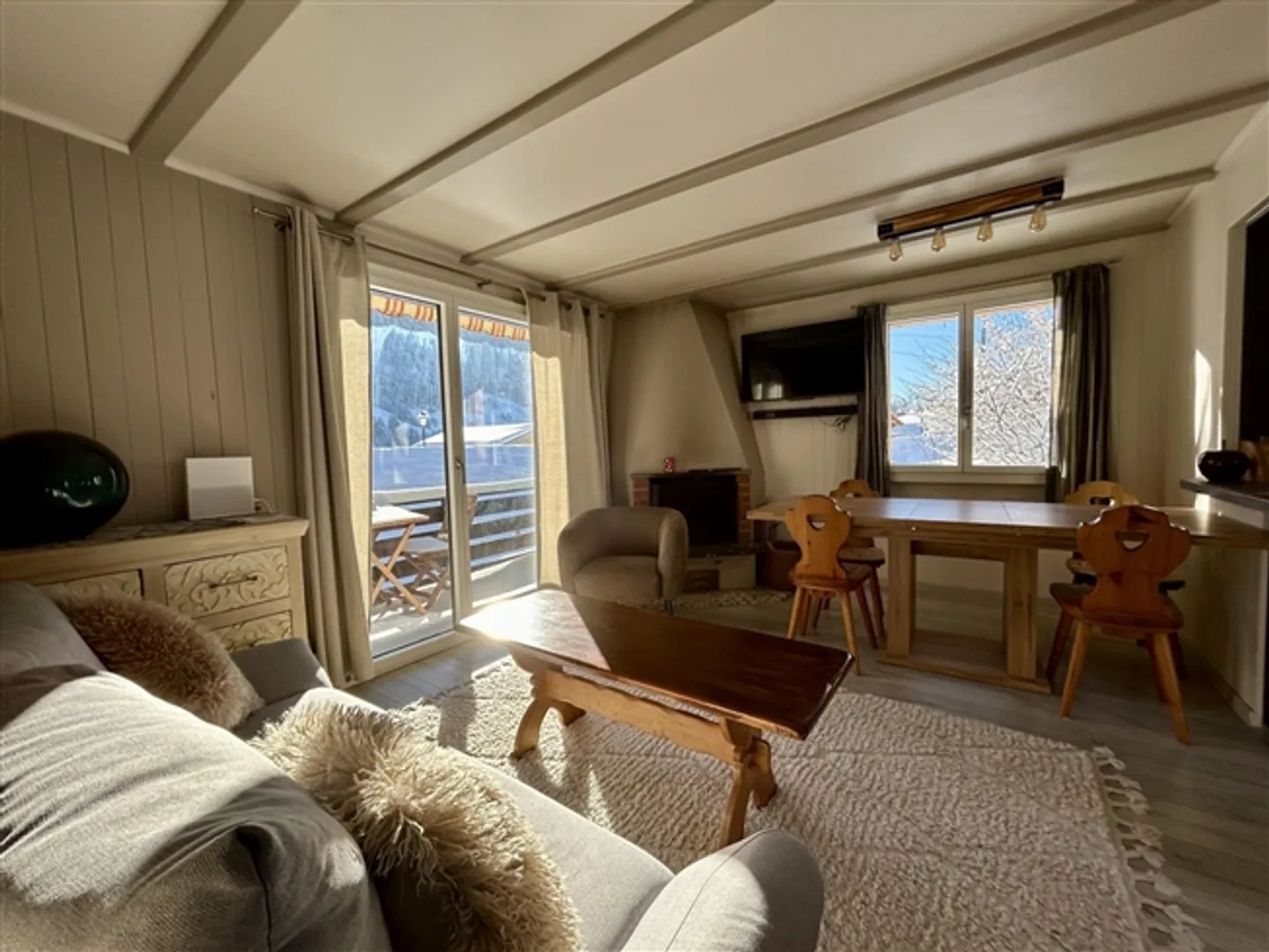 Accogliente chalet indipendente con seconda residenza nel villaggio di Rougemont - Foto 2 di 14