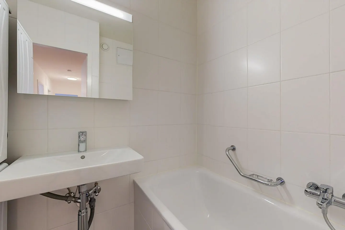 Appartement Charmant dans un Quartier Calme - Photo 6 sur 9