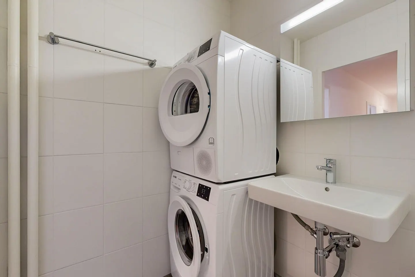 Appartement Charmant dans un Quartier Calme - Photo 7 sur 9