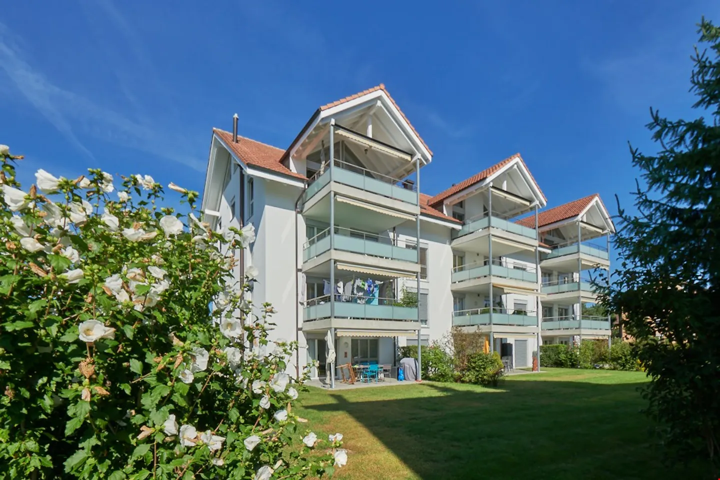 Luminoso appartamento di 4,5 stanze in una posizione tranquilla - Foto 1 di 10