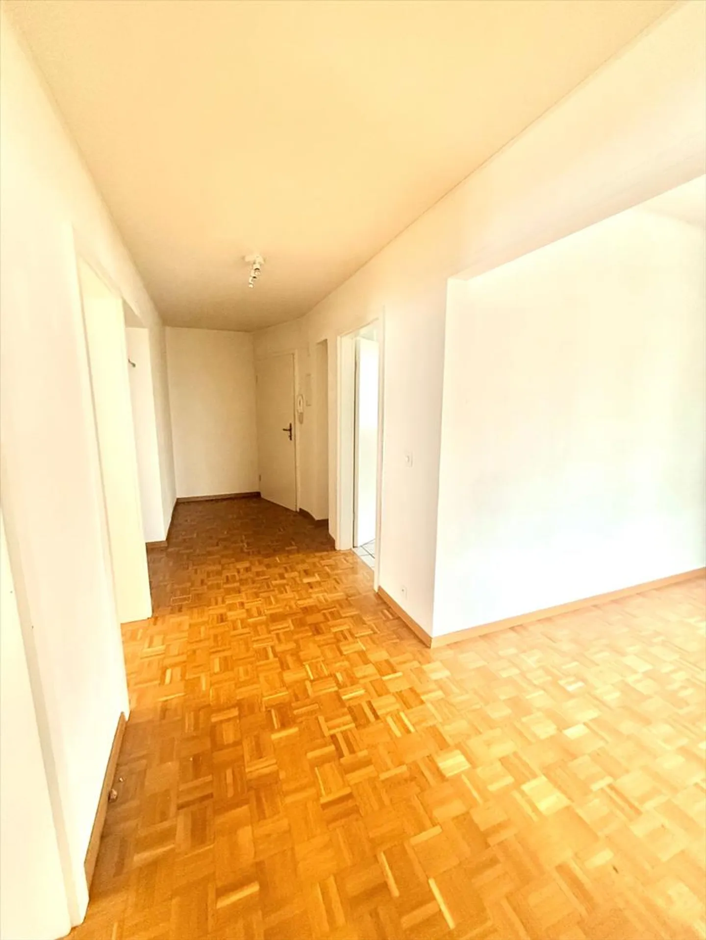 Appartement avec 3,5 pièces et balcon - Photo 4 sur 11