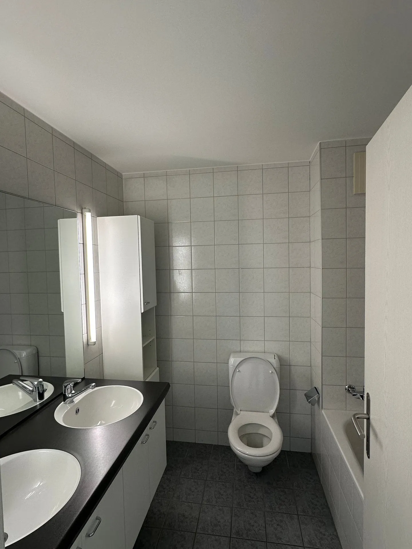 Luminoso appartamento di 4,5 stanze in una posizione tranquilla - Foto 7 di 10