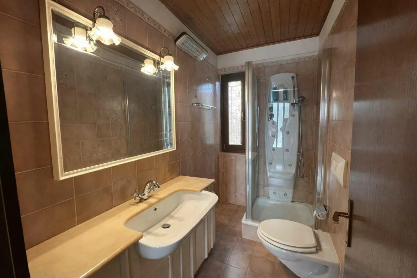 Wunderschönes Einfamilienhaus mit gepflegtem Garten in sonniger und gut erschlossener Lage - Foto 11 von 22